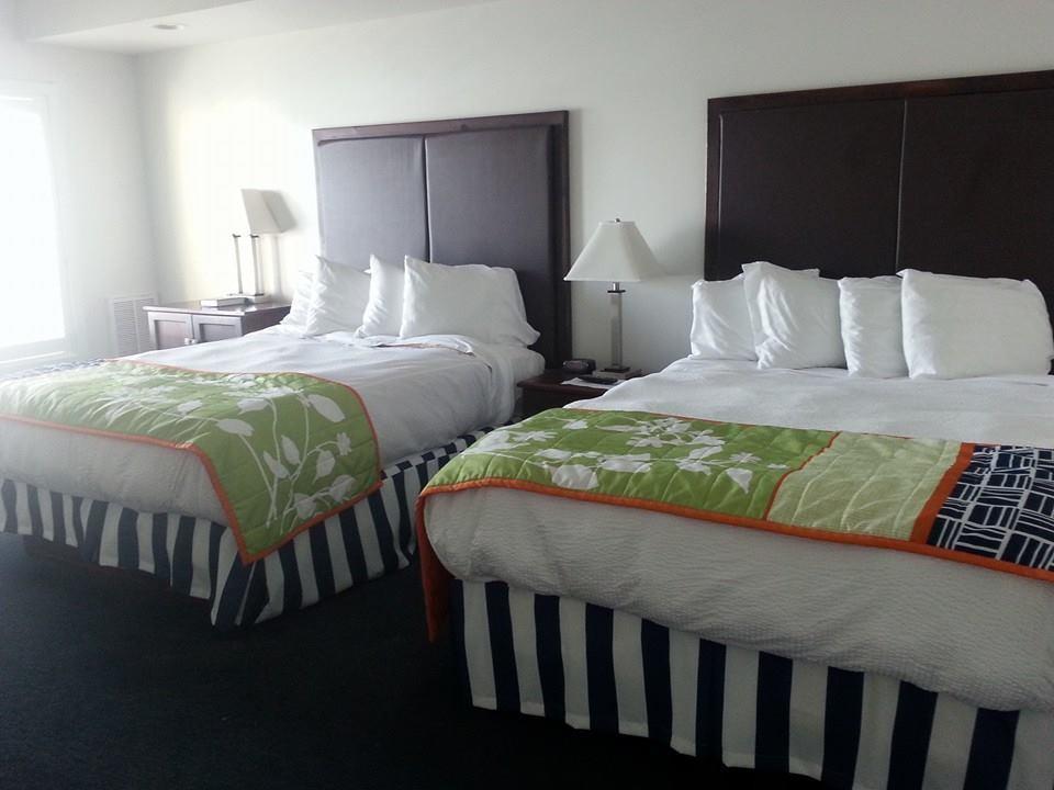 Island Inn & Suites, Ascend Hotel Collection Piney Point Екстер'єр фото